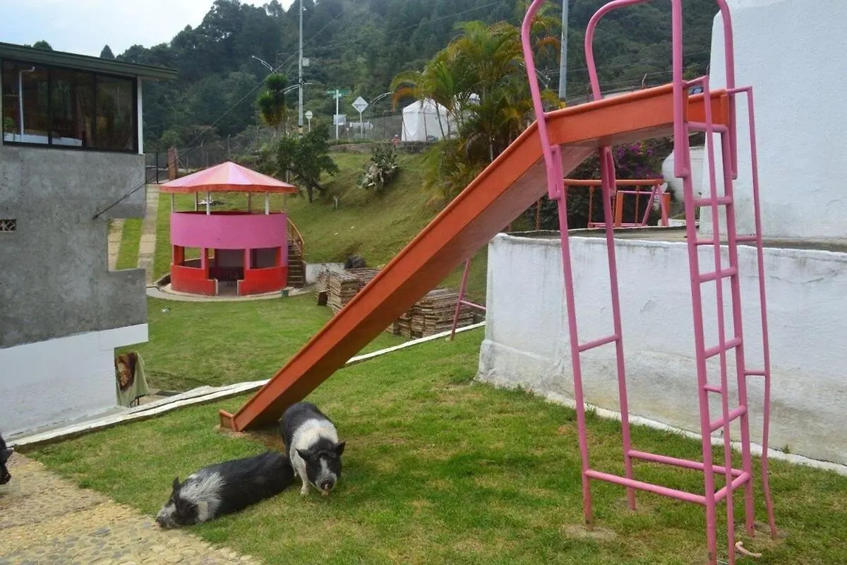 Daire Encantadora Suite - Santa Elena Medellín Kolombiya